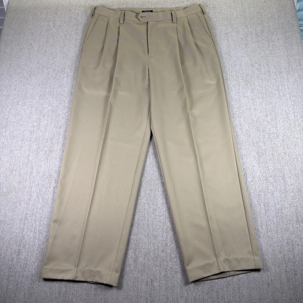 Izod pants Mens Size 36x32 Beige Double Pleated Golf Classix Performance Active